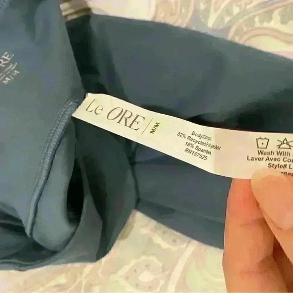 NWOT Le Ore Andria Stirrup Legging Sz M in pretty blue - Picture 2 of 7
